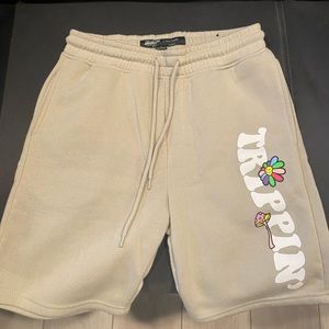 Baige, Mens Small Shorts